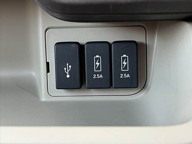 HONDA N BOX 2017 Image 31