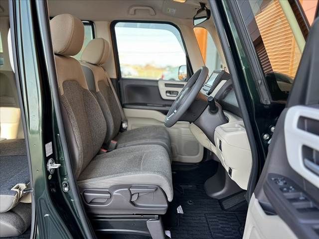 HONDA N BOX 2017 Image 31