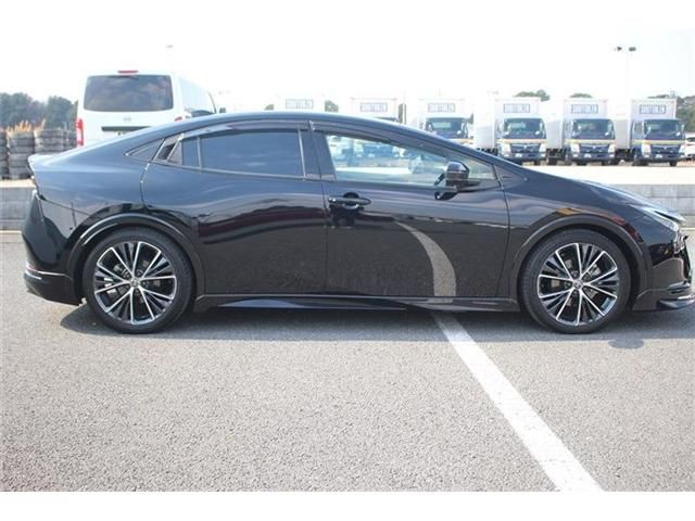 TOYOTA PRIUS 4WD 2023 Image 31