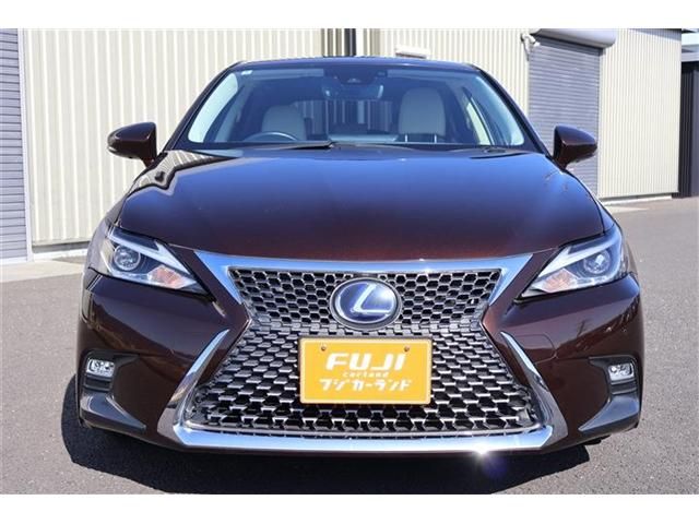 TOYOTA LEXUS CT200H 2018 Image 31