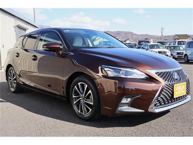 TOYOTA LEXUS CT200H 2018 Image 31
