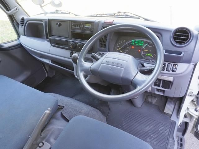 MITSUBISHI CANTER 2015 Image 31