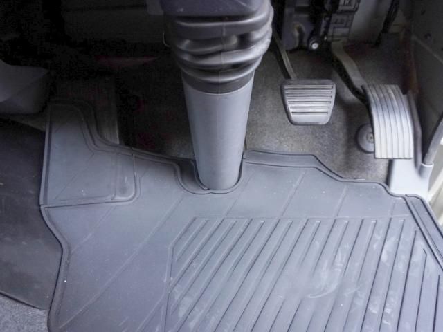 MITSUBISHI CANTER 2015 Image 31