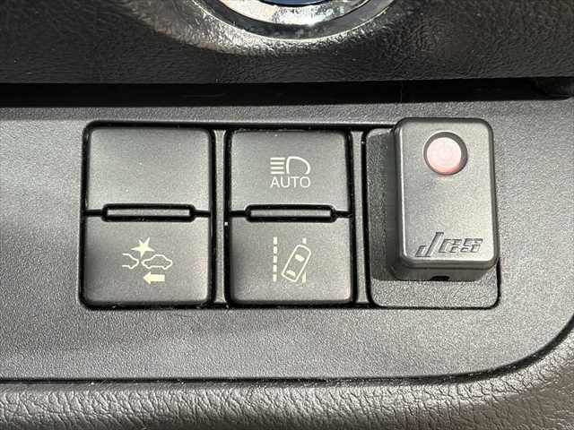 TOYOTA SIENTA HYBRID 2015 Image 31