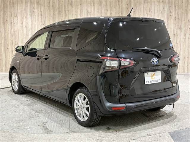 TOYOTA SIENTA HYBRID 2015 Image 31