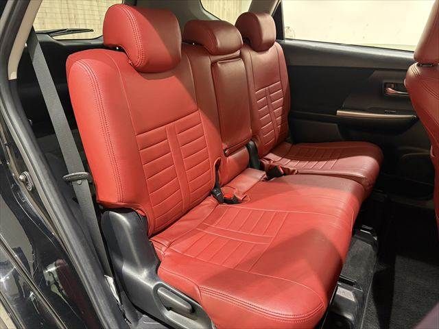 TOYOTA PRIUS ALPHA 2015 Image 31