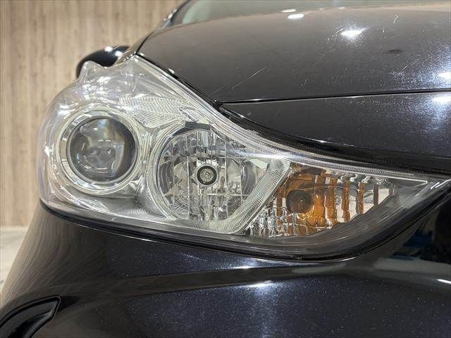 TOYOTA PRIUS ALPHA 2015 Image 31