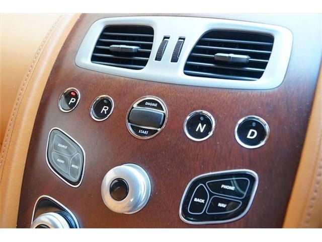 ASTON MARTIN ラピード 2016 Image 31