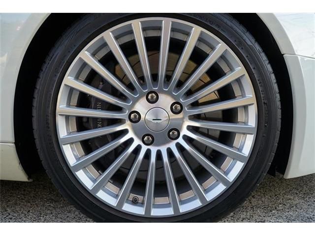 ASTON MARTIN ラピード 2016 Image 31