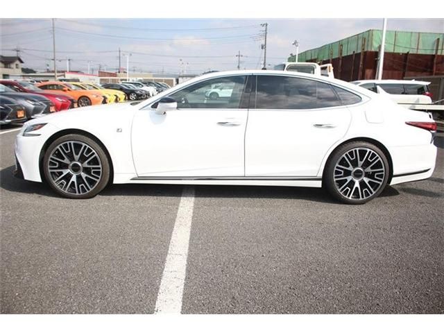 TOYOTA LEXUS LS500 2017 Image 31