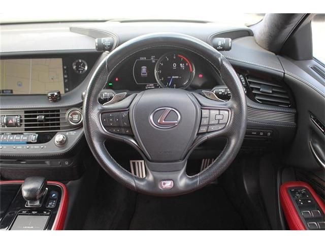 TOYOTA LEXUS LS500 2017 Image 31