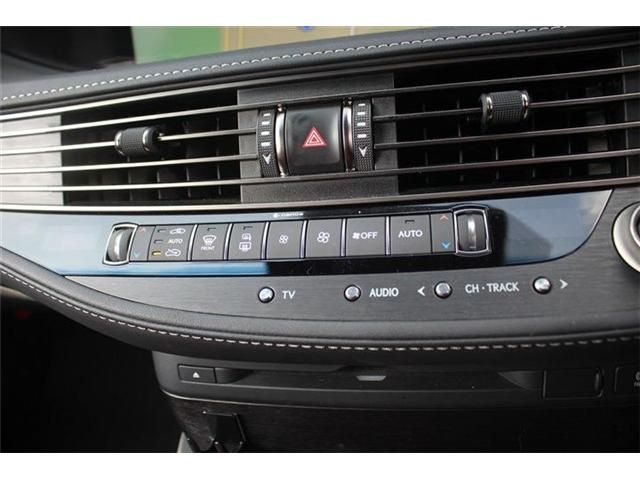 TOYOTA LEXUS LS500 2017 Image 31