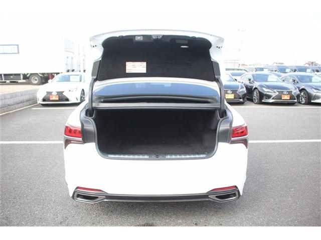 TOYOTA LEXUS LS500 2017 Image 31