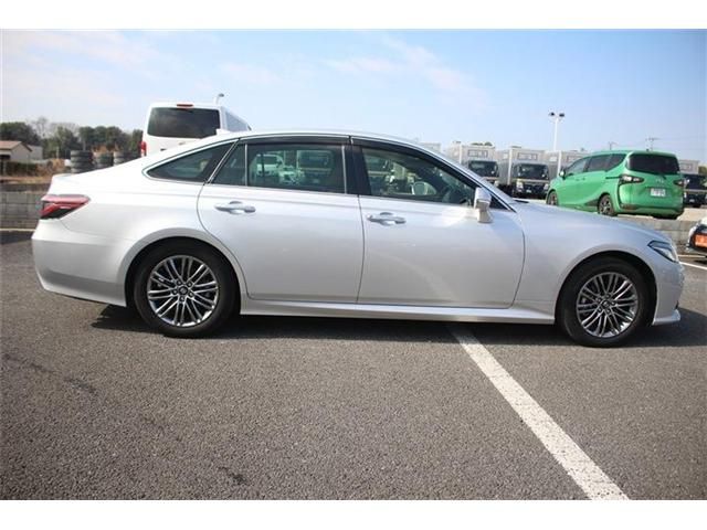 TOYOTA CROWN SEDAN HYBRID 2021 Image 31