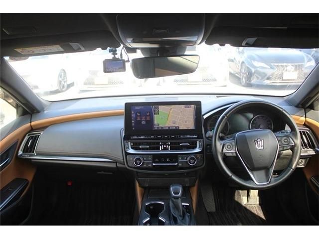 TOYOTA CROWN SEDAN HYBRID 2021 Image 31