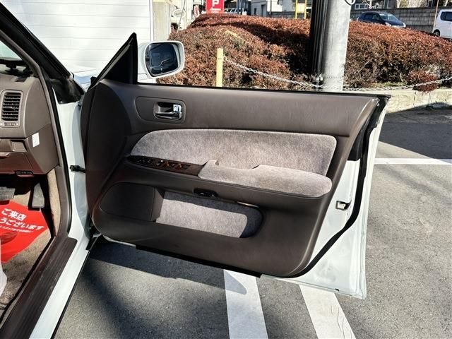 NISSAN CEDRIC HARDTOP 4WD 1998 Image 31