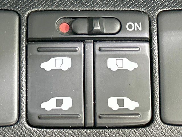 HONDA STEPWAGON SPADA 2013 Image 31