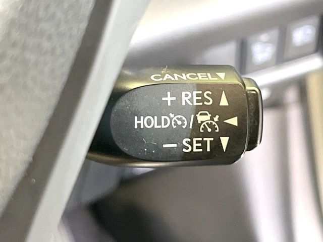 TOYOTA C-HR 2017 Image 31