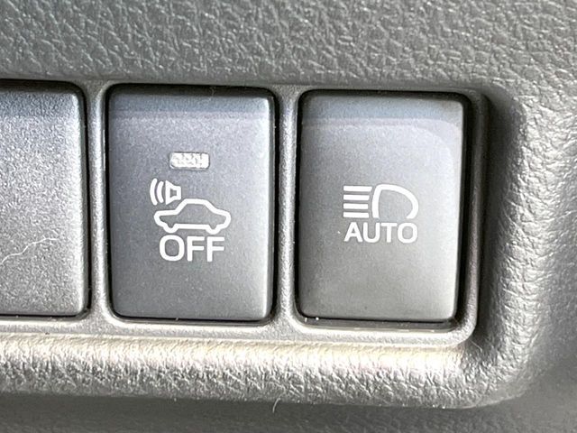 TOYOTA C-HR 2017 Image 31