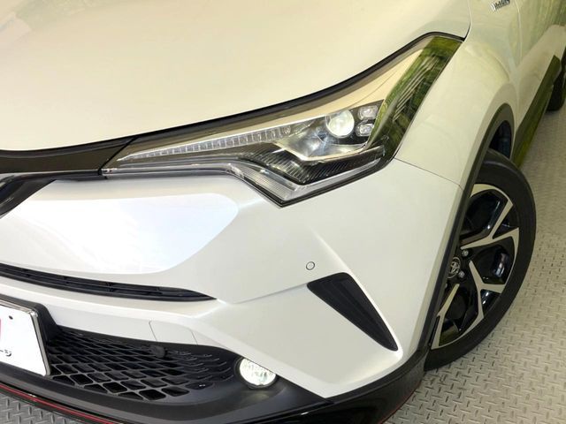 TOYOTA C-HR 2017 Image 31