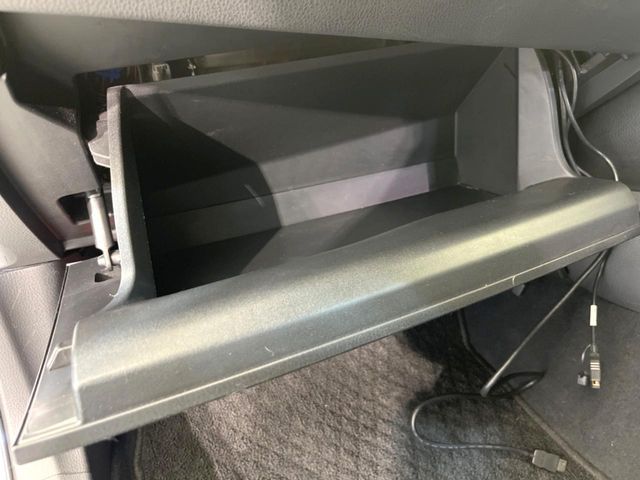 TOYOTA C-HR 2017 Image 31