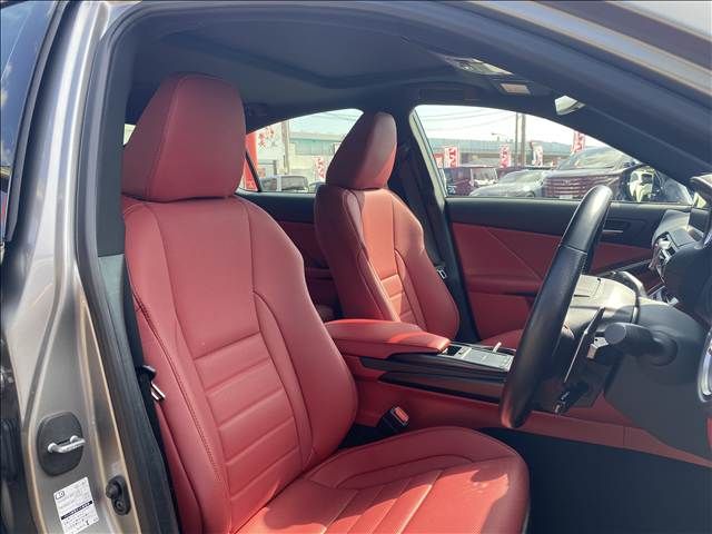 TOYOTA LEXUS IS300H 2021 Image 31