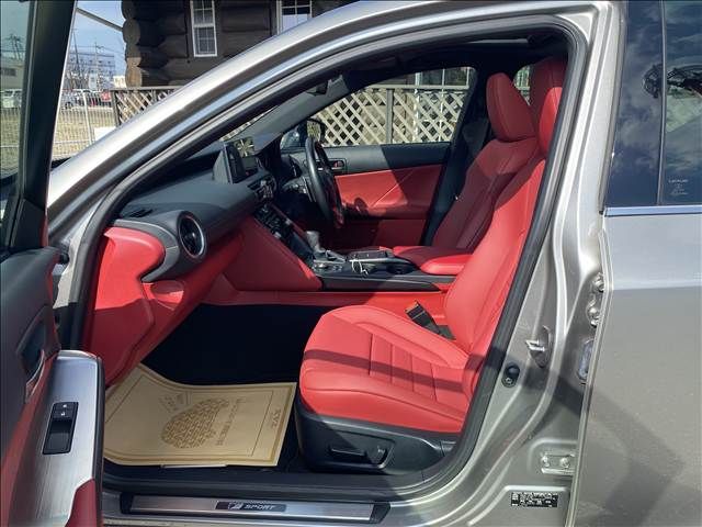 TOYOTA LEXUS IS300H 2021 Image 31