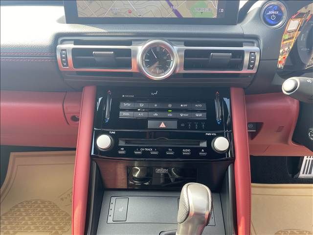 TOYOTA LEXUS IS300H 2021 Image 31