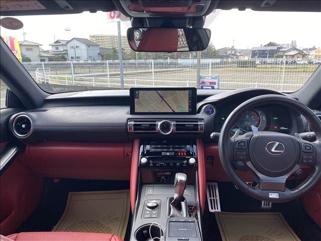 TOYOTA LEXUS IS300H 2021 Image 31