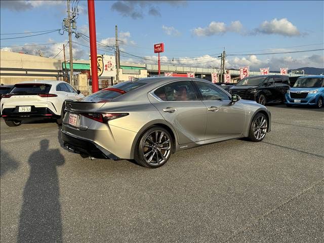 TOYOTA LEXUS IS300H 2021 Image 31