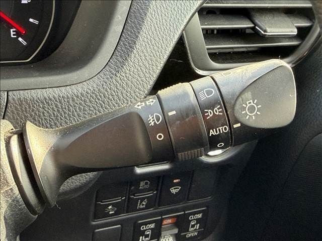 TOYOTA VOXY 2019 Image 31