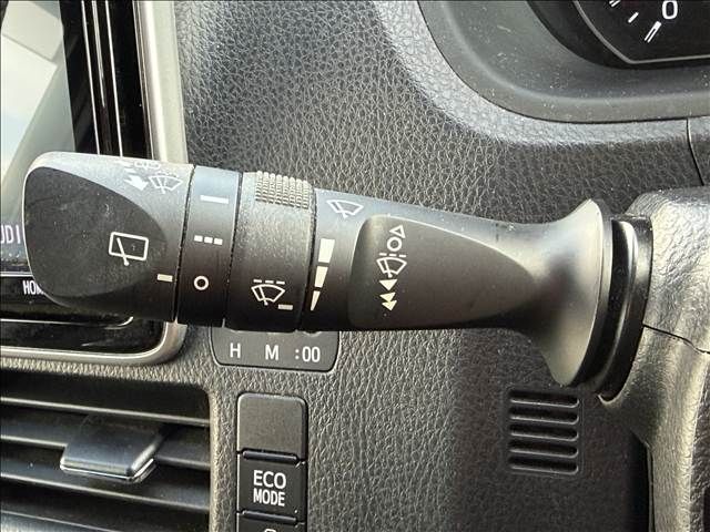 TOYOTA VOXY 2019 Image 31