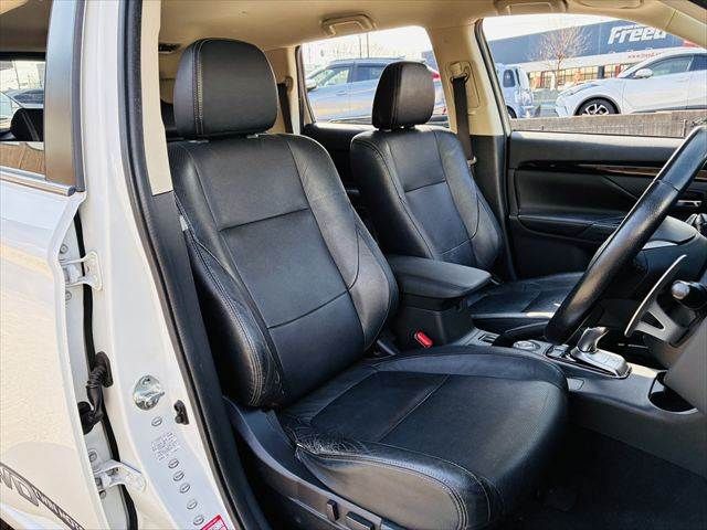 MITSUBISHI OUTLANDER PHEV 2013 Image 31