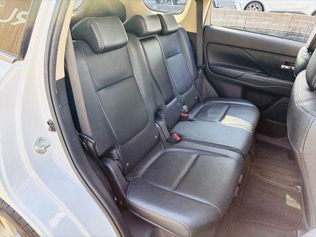 MITSUBISHI OUTLANDER PHEV 2013 Image 31