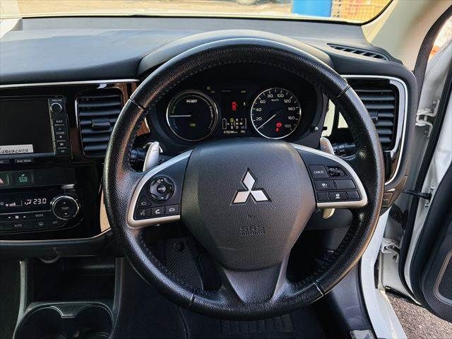 MITSUBISHI OUTLANDER PHEV 2013 Image 31