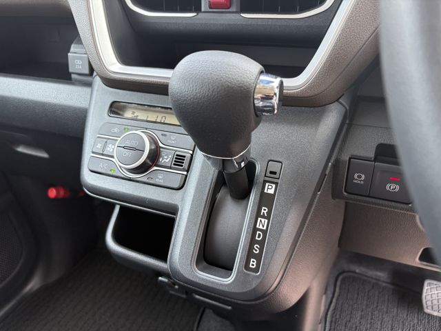 DAIHATSU MOVE 4WD 2025 Image 31