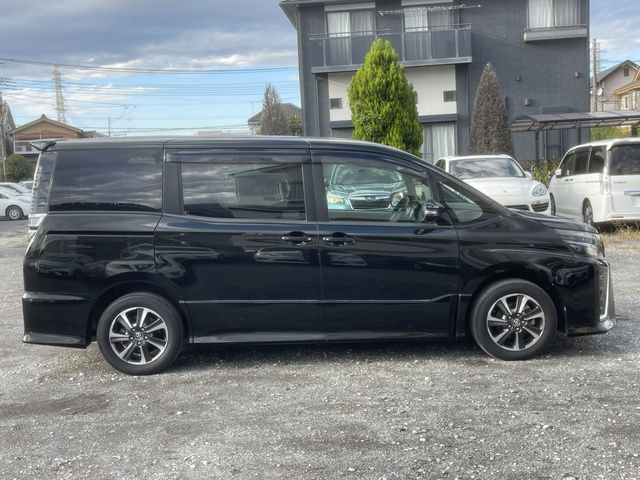 TOYOTA VOXY 2017 Image 31