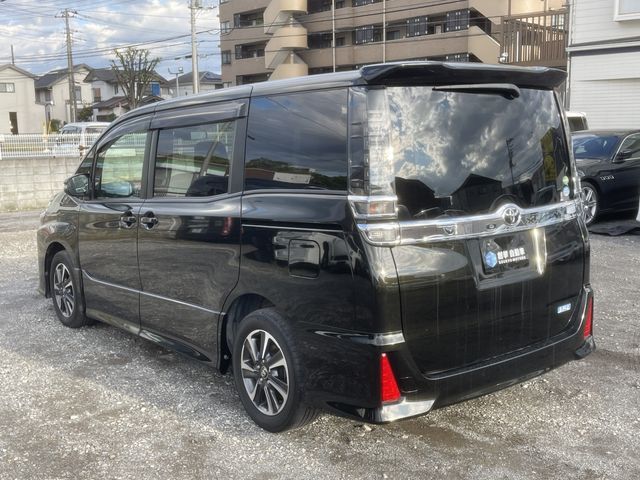 TOYOTA VOXY 2017 Image 31