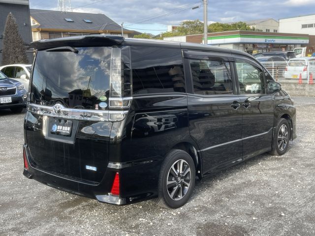 TOYOTA VOXY 2017 Image 31