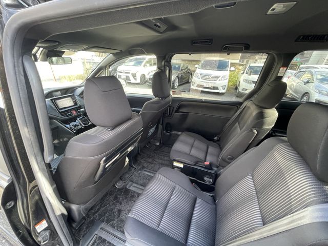 TOYOTA VOXY 2017 Image 31