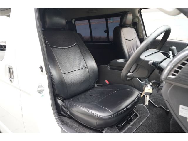 TOYOTA REGIUSACE VAN 2WD 2013 Image 31