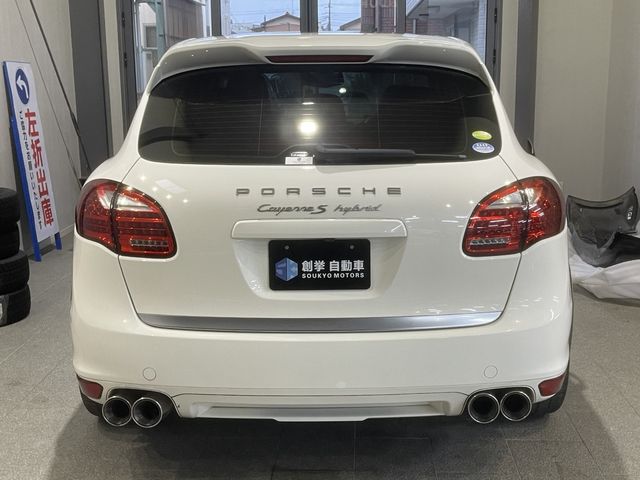 PORSCHE CAYENNE 2011 Image 31