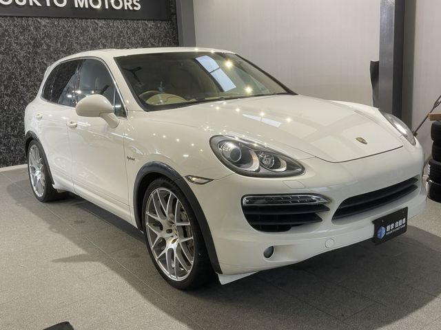 PORSCHE CAYENNE 2011 Image 31