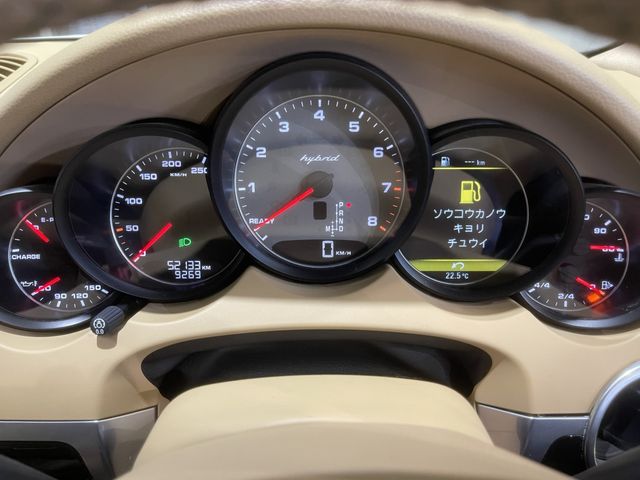 PORSCHE CAYENNE 2011 Image 31