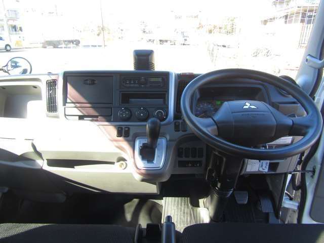 MITSUBISHI CANTER 2018 Image 31