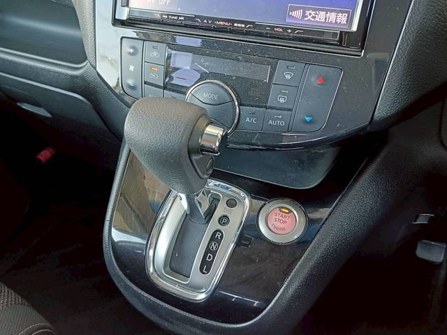 NISSAN SERENA  S-HYBRID 4WD 2015 Image 31