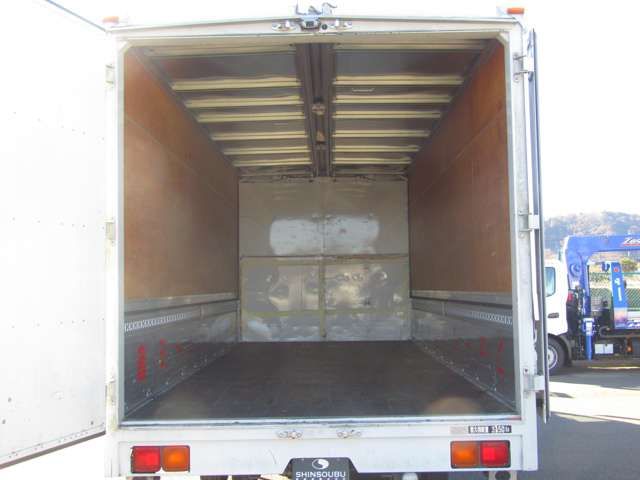 MITSUBISHI FUSOU FIGHTER 2005 Image 31