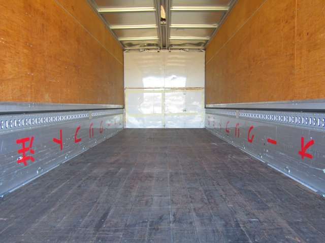 MITSUBISHI FUSOU FIGHTER 2005 Image 31