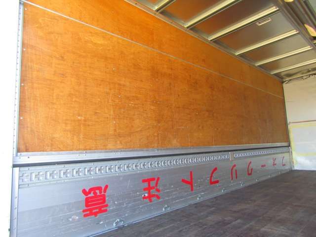 MITSUBISHI FUSOU FIGHTER 2005 Image 31