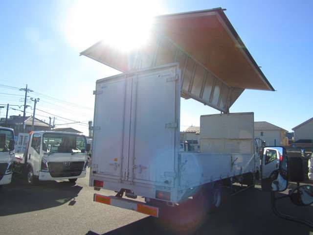 MITSUBISHI FUSOU FIGHTER 2005 Image 31